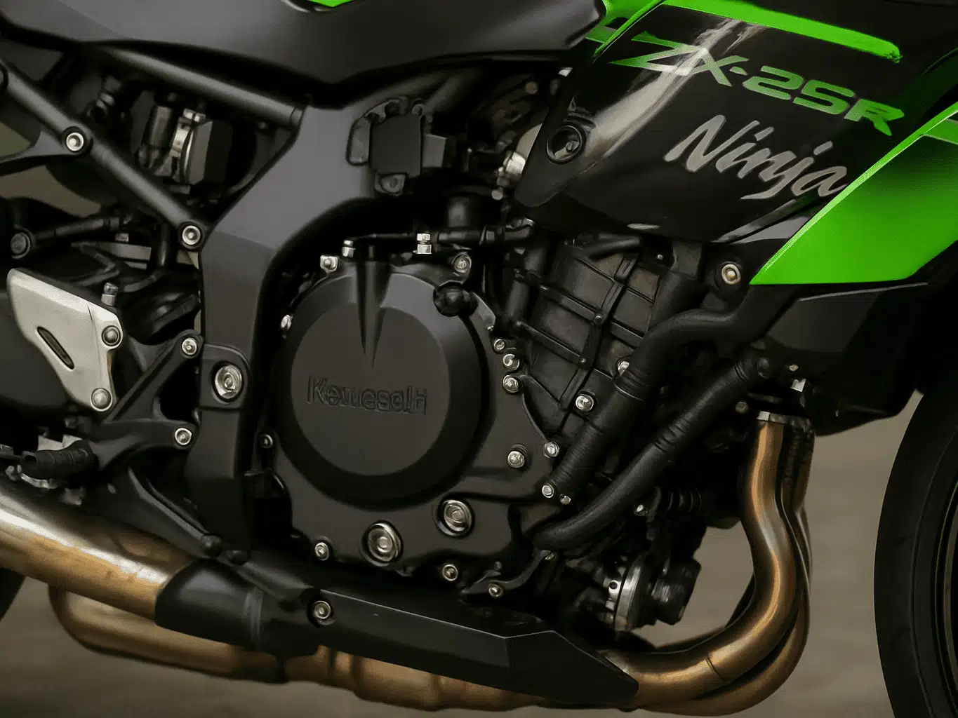 Mesin Kawasaki Ninja ZX-25R: Spesifikasi, Performa, dan Penggunaan Harian